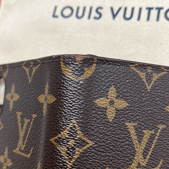 100% Authentic Louis Vuitton bi-fold IPhone X Max wallet - Picture 5 of 10